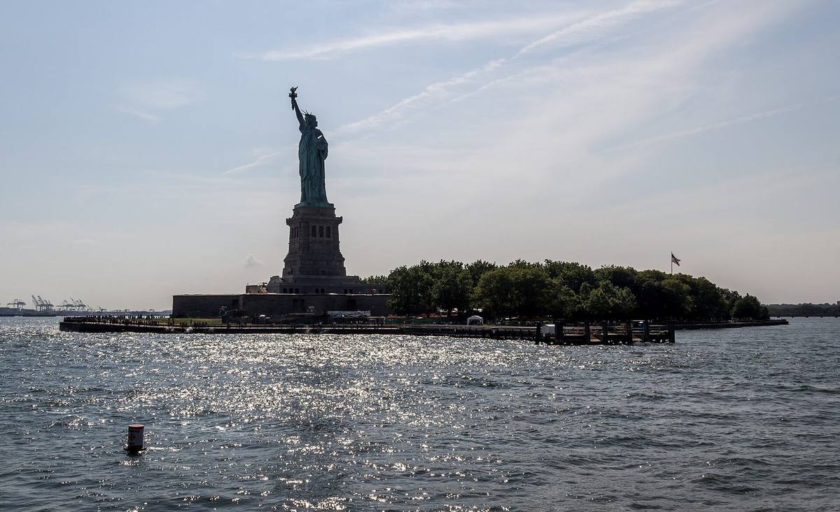 Frihetsgudinnen sett fra Liberty Island